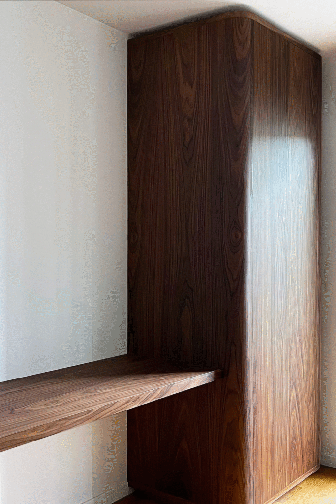 mobilier sur mesure en bois réalisé par architecte d’intérieur Paris